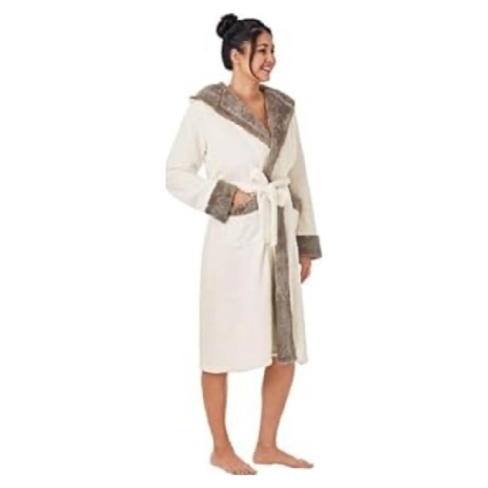 Things Remembered Robe Luxurious Ivory Fleece Robe Size One Size Fits Most